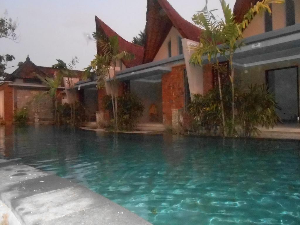 Suite with pool access
