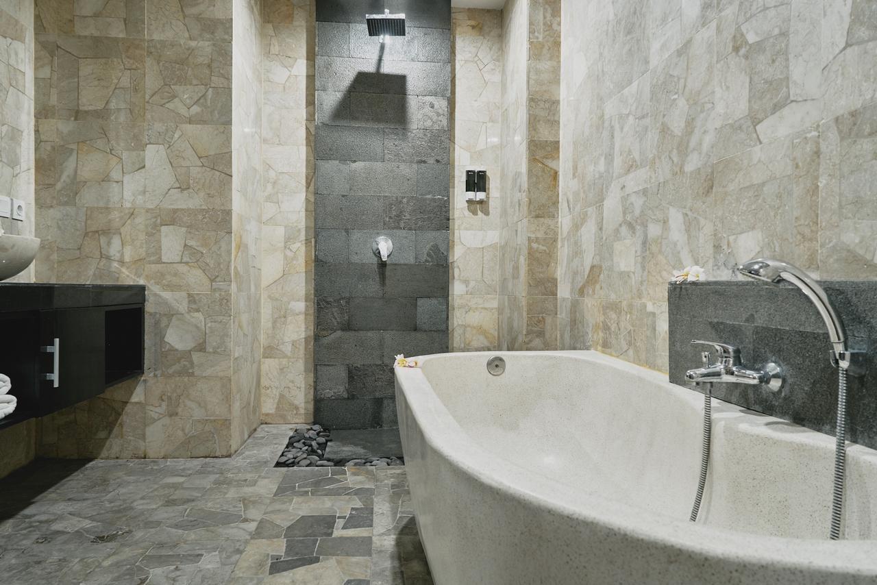 Joglo Suite with Pool Access,547070385:JPEG